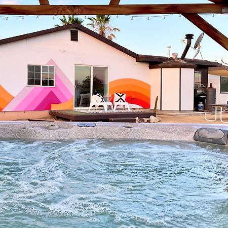 Twin Palms Desert Getaway - Jacuzzi, Fire Pit, Meditation Room & More Joshua Tree Exterior photo